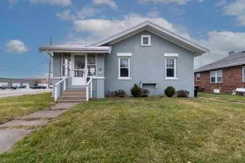 1521 Wilson St, Bloomington, IL 61701