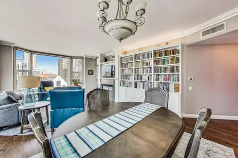 25 E Superior St #2702, Chicago, IL 60611 photo 3