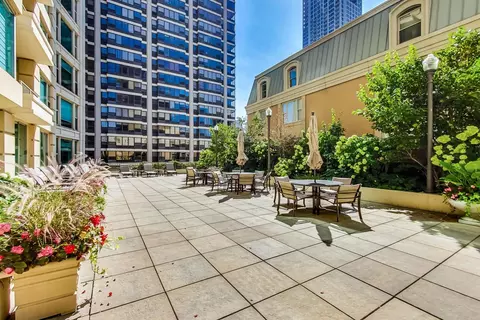 25 E Superior St #2702, Chicago, IL 60611 photo 37