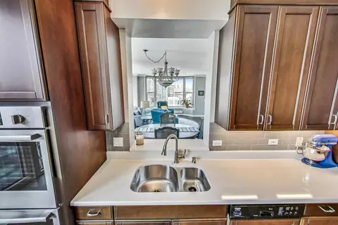 25 E Superior St #2702, Chicago, IL 60611 photo 7