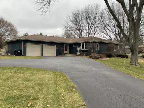 3812 Lincolnshire Dr, Johnsburg, IL 60050
