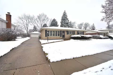 512 S Deborah Ln, Mount Prospect, IL 60056