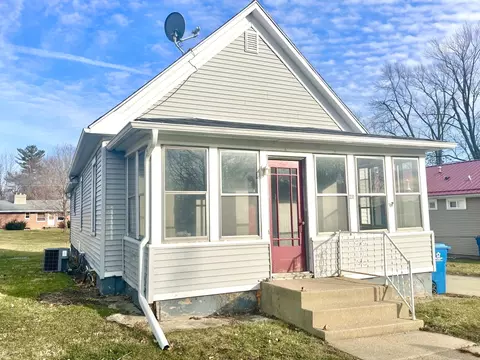 231 Iowa St, Ladd, IL 61329
