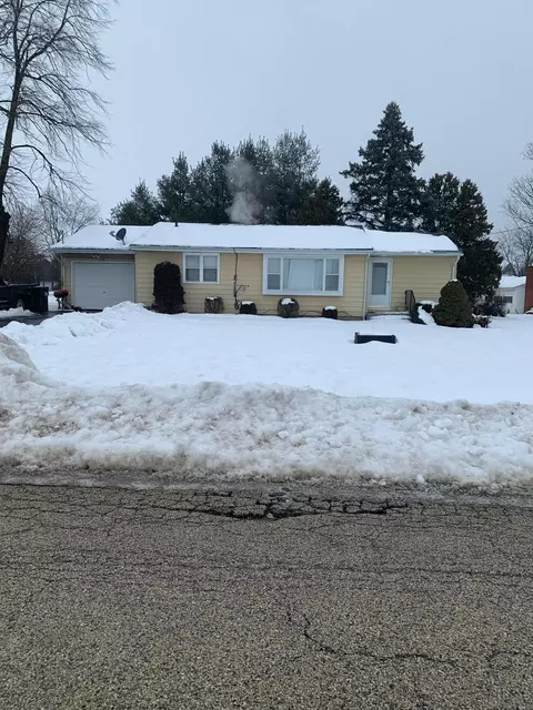 12204 Price Rd, Hebron, IL 60034