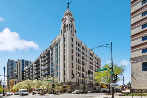 758 N Larrabee St #705, Chicago, IL 60654
