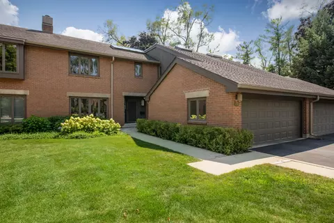 19 Park Ln, Park Ridge, IL 60068
