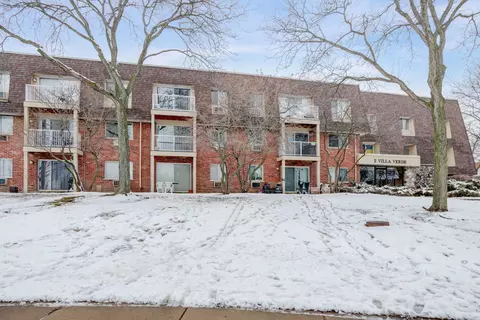 2 Villa Verde Dr #206, Buffalo Grove, IL 60089