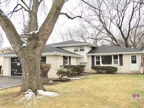 7736 Cronin Ave, Justice, IL 60458