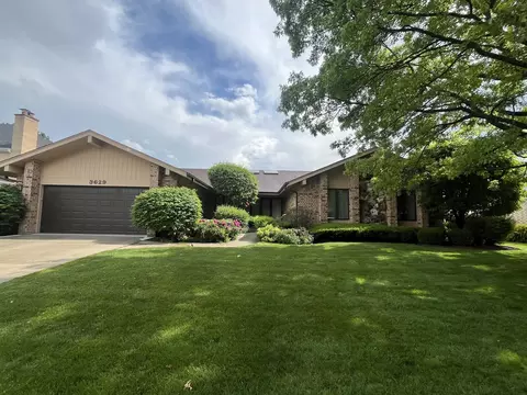 3629 Torrey Pines Pkwy, Northbrook, IL 60062