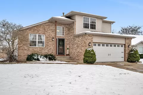 25703 S Cobblestone Ln, Channahon, IL 60410