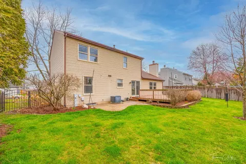 Exterior - 596 Shenandoah Trl, Elgin, IL 60123 photo 3 of 7
