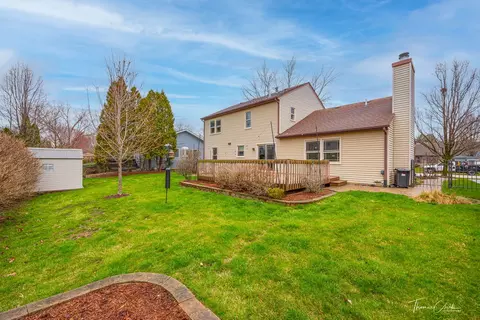 Exterior - 596 Shenandoah Trl, Elgin, IL 60123 photo 4 of 7