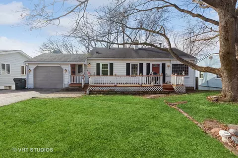 7624 Walnut Ave, Woodridge, IL 60517