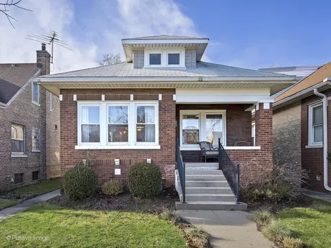 3720 Kenilworth Ave, Berwyn, IL 60402