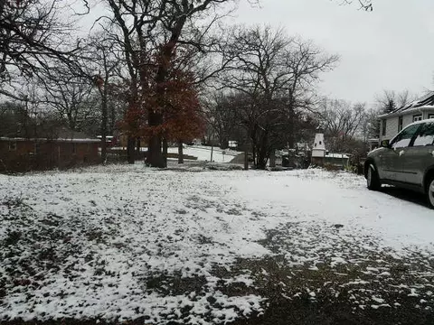 46 E Oak St, Fox Lake, IL 60020 photo 2