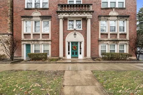 1020 Randolph St #2W, Oak Park, IL 60302