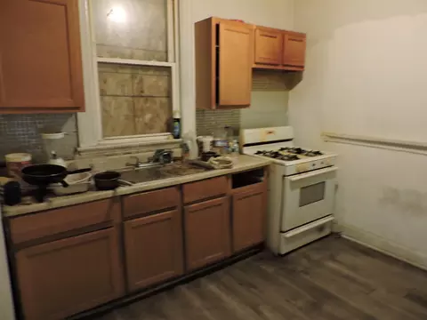 7744 S Champlain Ave, Chicago, IL 60619 photo 8