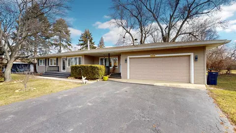 1 S075 Myrtle Ave, Villa Park, IL 60181