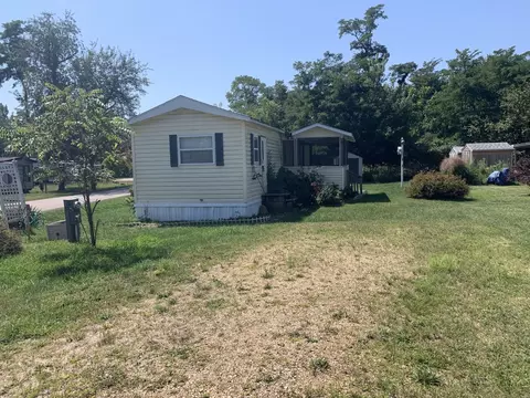 28136 Woodhaven, Sublette, IL 61367