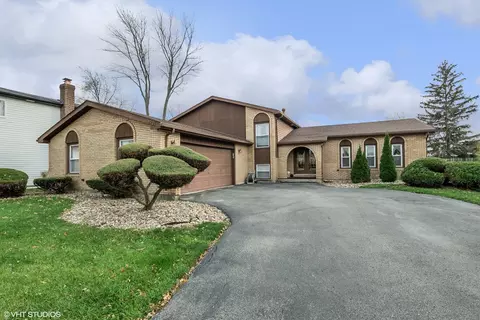 4931 Mary Ct, Country Club Hills, IL 60478