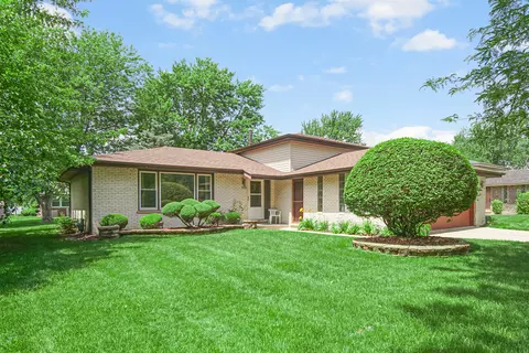 642 Willow Rd, Matteson, IL 60443 photo 2