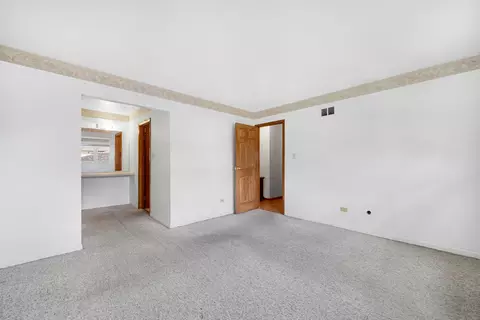 642 Willow Rd, Matteson, IL 60443 photo 4