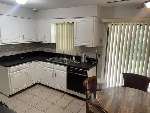 642 Willow Rd, Matteson, IL 60443 photo 16