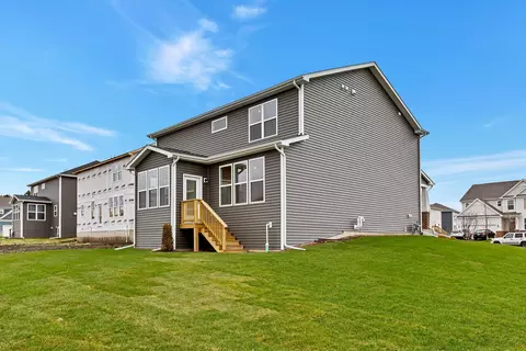 2120 Schmitt Cir, Algonquin, IL 60102 photo 2