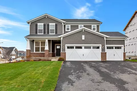 2120 Schmitt Cir, Algonquin, IL 60102