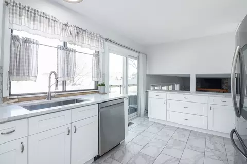 Kitchen - 858 Marina Ter, Bartlett, IL 60103 photo 3 of 3