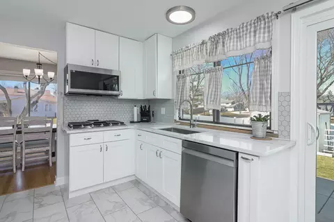 Kitchen - 858 Marina Ter, Bartlett, IL 60103 photo 1 of 3