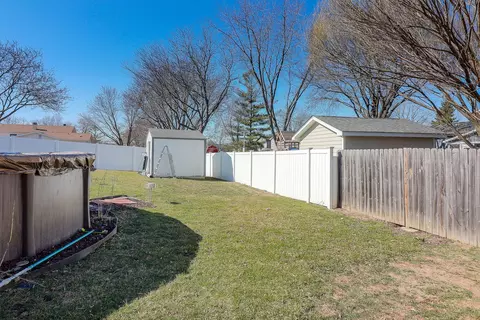 Exterior - 858 Marina Ter, Bartlett, IL 60103 photo 3 of 4