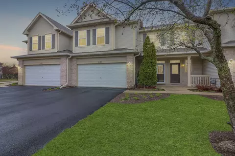 2133 Sunrise Cir, Aurora, IL 60503