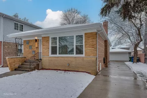 9110 S Sawyer Ave, Evergreen Park, IL 60805