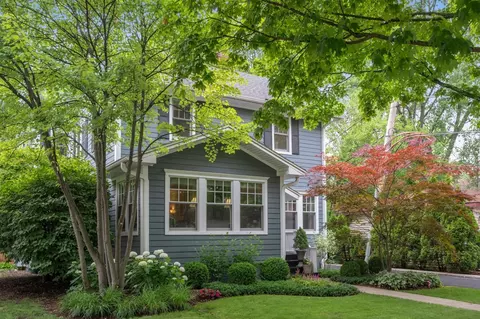 315 16th St, Wilmette, IL 60091