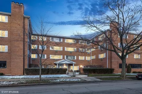950 Washington Blvd #306, Oak Park, IL 60302