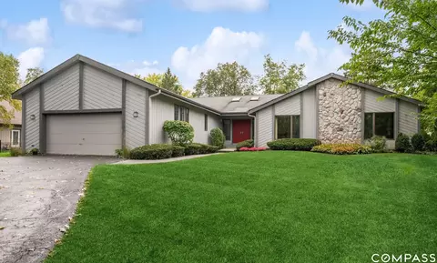 63 Overlook Dr, Golf, IL 60029