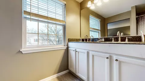 267 Snug Harbor Dr, Willowbrook, IL 60527 photo 16