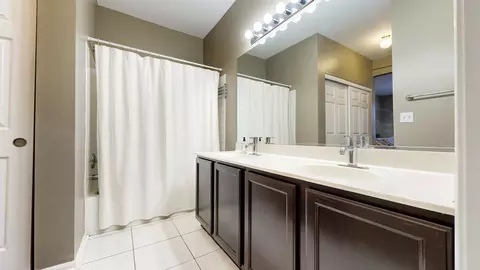 267 Snug Harbor Dr, Willowbrook, IL 60527 photo 23