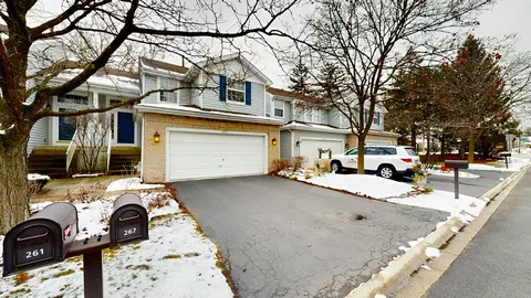 267 Snug Harbor Dr, Willowbrook, IL 60527 photo 2