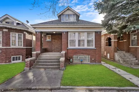 8051 S Laflin St, Chicago, IL 60620