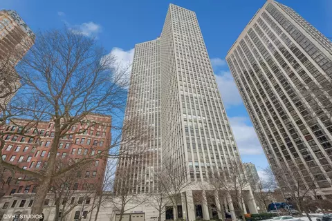 2626 N Lakeview Ave #4112-10, Chicago, IL 60614