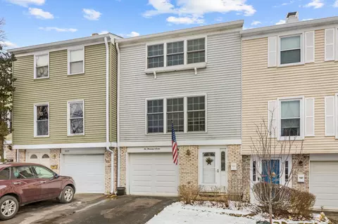 2007 Oxford Ct, Schaumburg, IL 60194