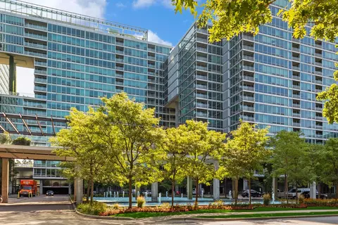 9655 Woods Dr #1303, Skokie, IL 60077