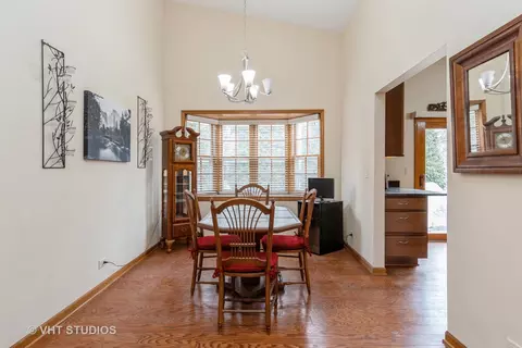 1029 Devonshire Ave, Naperville, IL 60540 photo 4