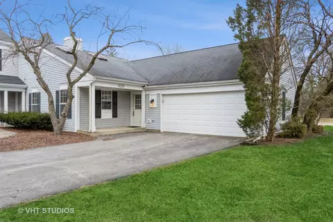 1029 Devonshire Ave, Naperville, IL 60540