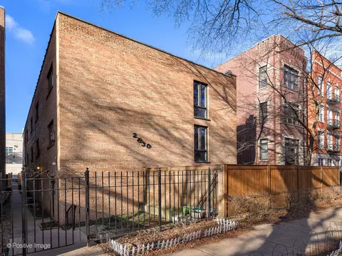 2830 N Burling St #A, Chicago, IL 60657