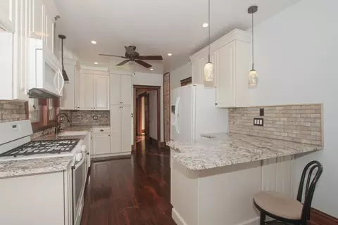 1393 E Walnut Ave, Des Plaines, IL 60016 photo 7