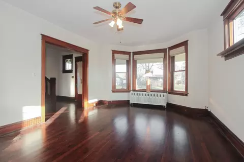 1393 E Walnut Ave, Des Plaines, IL 60016 photo 3