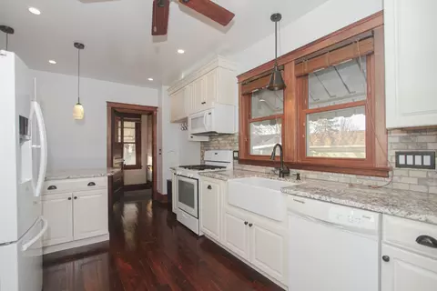 1393 E Walnut Ave, Des Plaines, IL 60016 photo 8